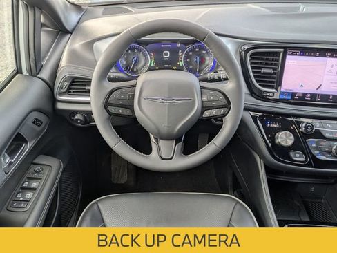 Used 2026 Chrysler Pacifica Limited w/ S Appearance Package image 19
