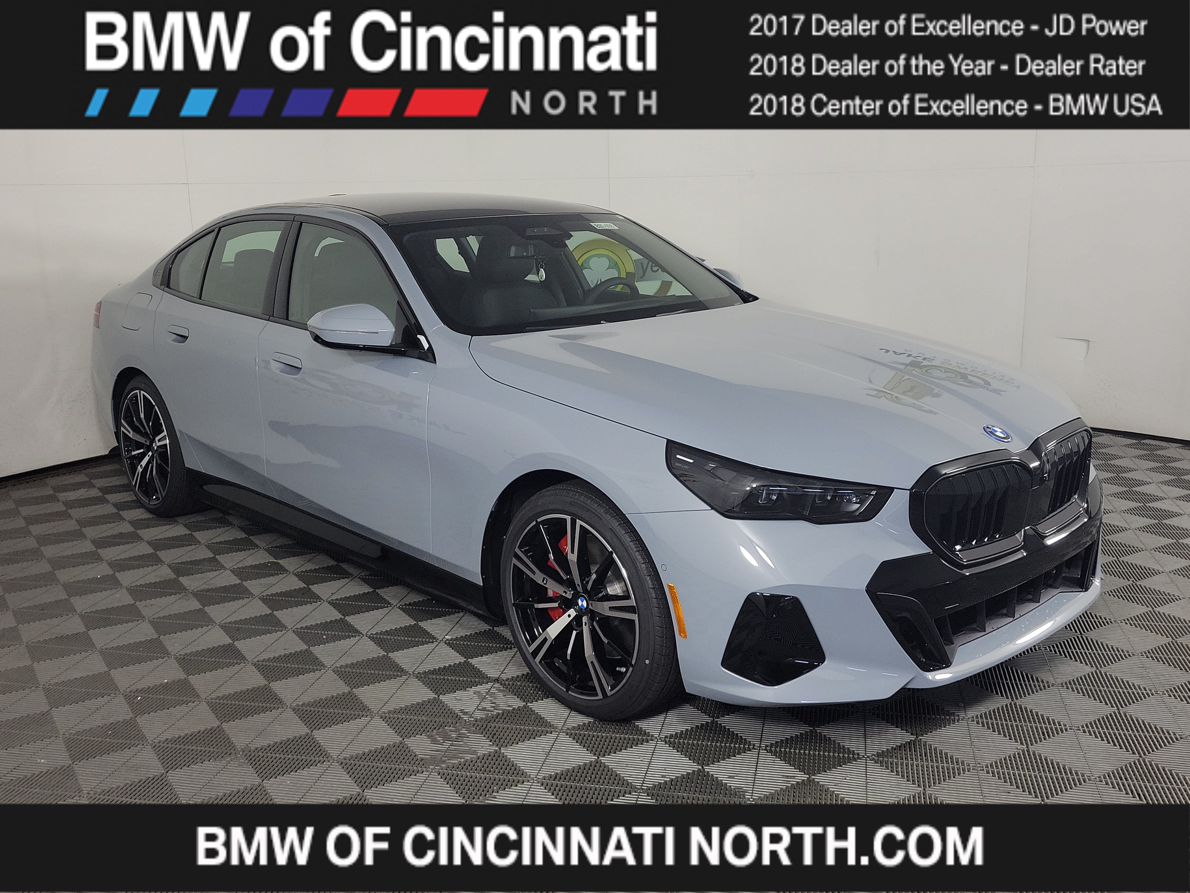 New 2027 BMW 550e xDrive AWD/4WD image 1