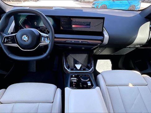 Used 2025 BMW X3 xDrive30i image 16