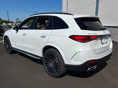 Used 2025 Mercedes-Benz GLC 350e 4MATIC image 5