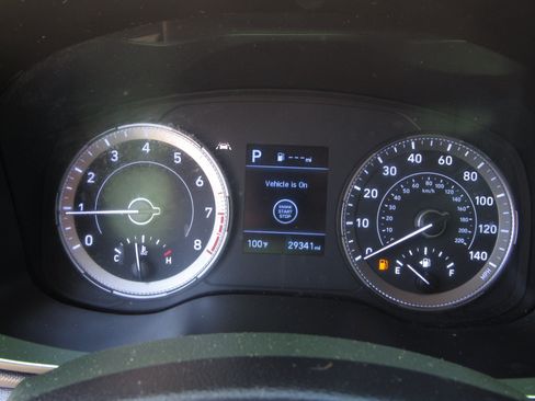 Used 2022 Hyundai Venue Limited FWD image 26