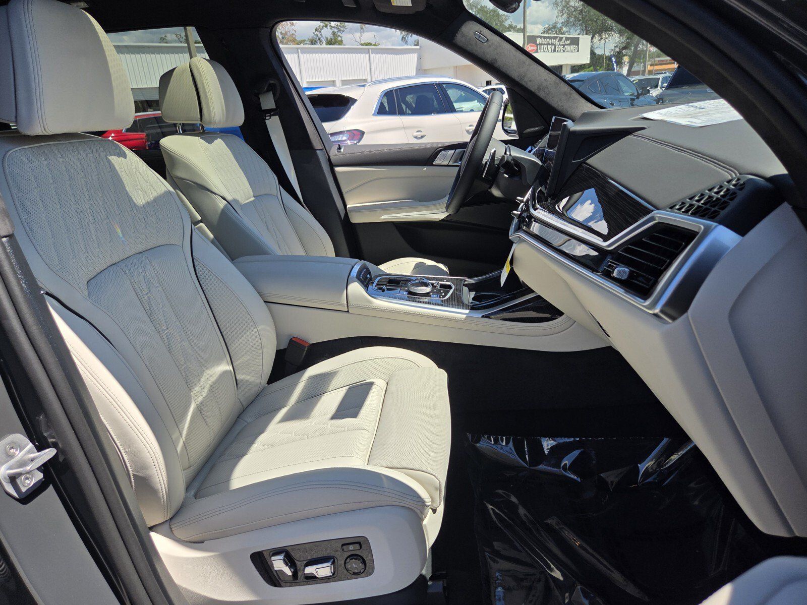 New 2027 BMW X7 xDrive40i w/ Executive Package AWD/4WD image 17