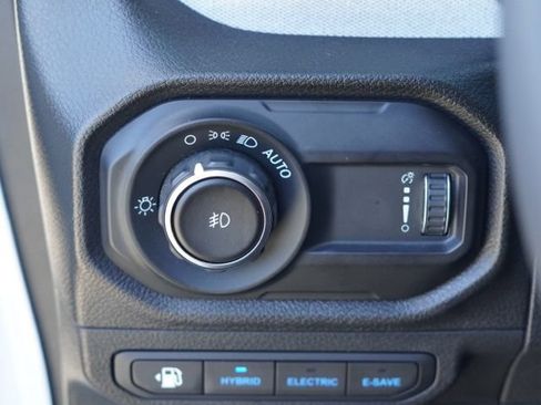 Used 2024 Jeep Wrangler Unlimited AWD/4WD image 18