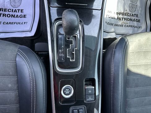 Used 2020 Mitsubishi Outlander AWD image 25