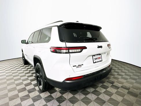 Certified 2023 Jeep Grand Cherokee L Laredo image 8