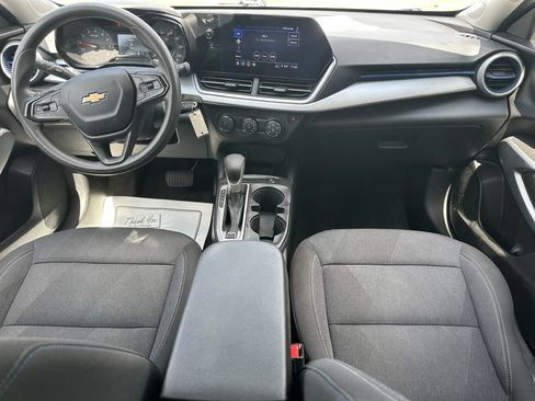 Used 2024 Chevrolet Trax LS FWD image 8