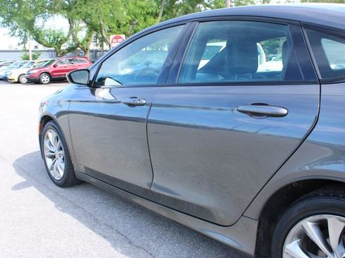 Used 2015 Chrysler 200 S FWD image 45