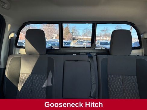 Used 2024 Nissan Titan SV w/ SV Convenience Package image 34