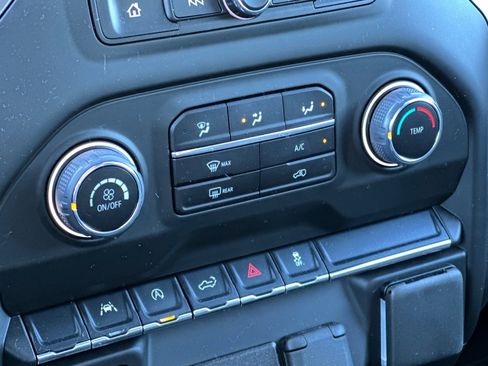 Certified 2025 Chevrolet Silverado 1500 Custom w/ LPO, Dark Essentials Package image 29