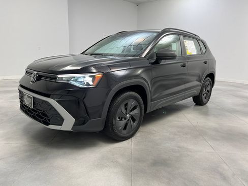Used 2025 Volkswagen Taos S FWD image 4