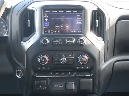 Used 2021 Chevrolet Silverado 2500 LTZ w/ LTZ Convenience Package image 15