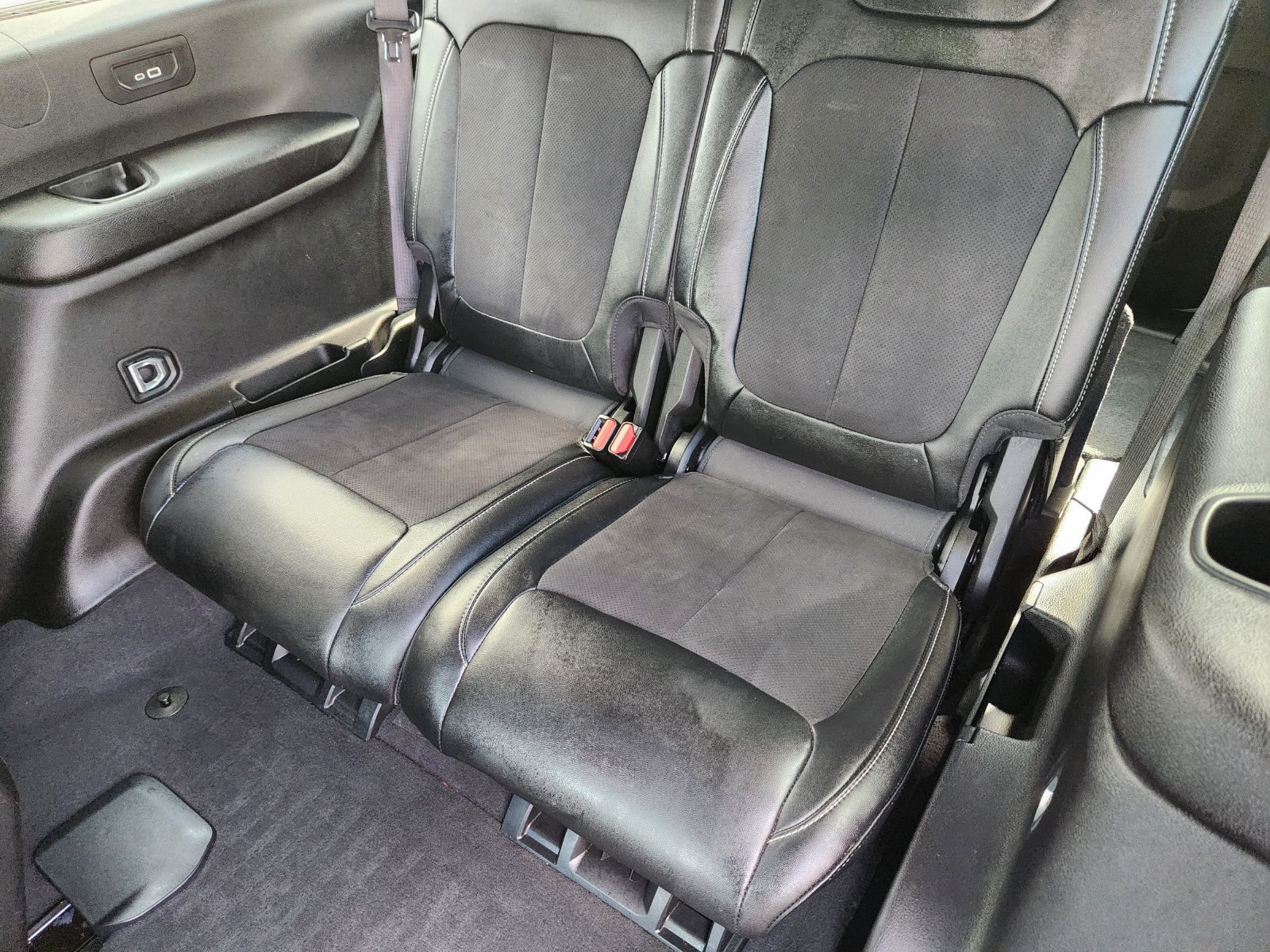 Used 2024 Jeep Grand Cherokee L Altitude AWD/4WD image 41