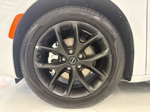 Used 2026 Chrysler Pacifica Limited w/ S Appearance Package image 49