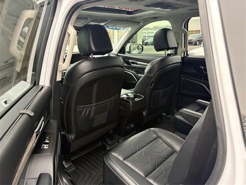Used 2022 Kia Telluride SX w/ SX Prestige Package image 19