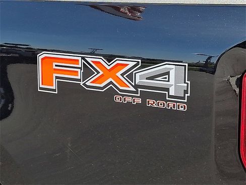 Certified 2024 Ford F250 Platinum image 30