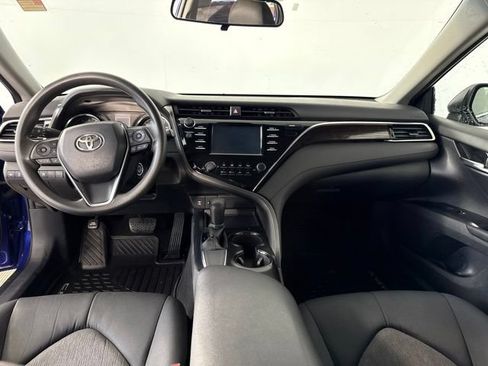 Used 2018 Toyota Camry LE FWD image 13