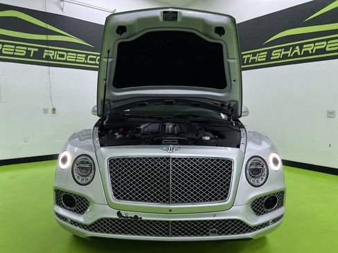 Used 2018 Bentley Bentayga AWD/4WD image 4