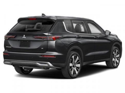 Used 2025 Mitsubishi Outlander SE AWD/4WD image 2