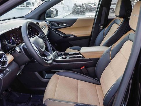 Used 2025 Chevrolet Equinox ACTIV w/ Safety and Technology Package FWD image 21