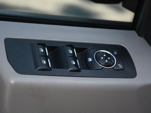 Used 2020 Ford F150 XLT RWD image 10