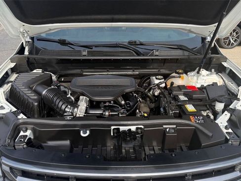 Used 2023 GMC Acadia AT4 w/ Technology Package AWD/4WD image 8
