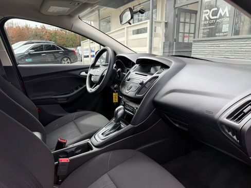 Used 2015 Ford Focus SE FWD image 22