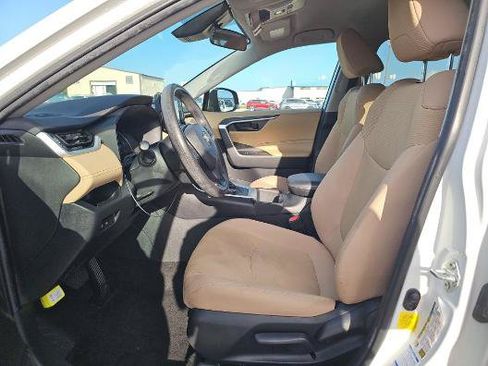 Used 2022 Toyota RAV4 LE AWD/4WD image 7