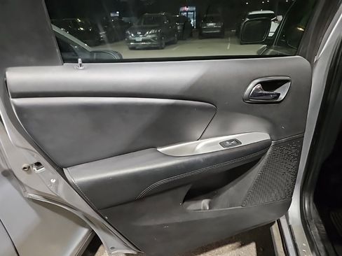 Used 2018 Dodge Journey SE w/ Mopar All Weather Group image 8