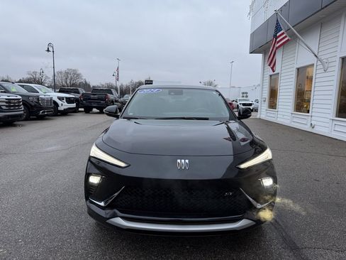 Used 2024 Buick Envista Sport Touring w/ Convenience I Package image 2