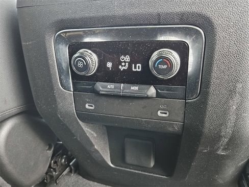 Used 2024 GMC Yukon SLT image 36