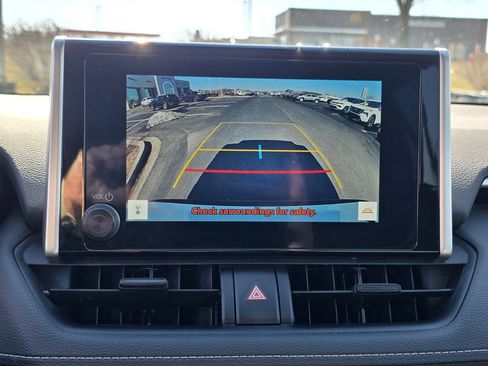 Used 2025 Toyota RAV4 XLE image 20