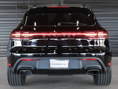 Certified 2026 Porsche Macan AWD/4WD image 9