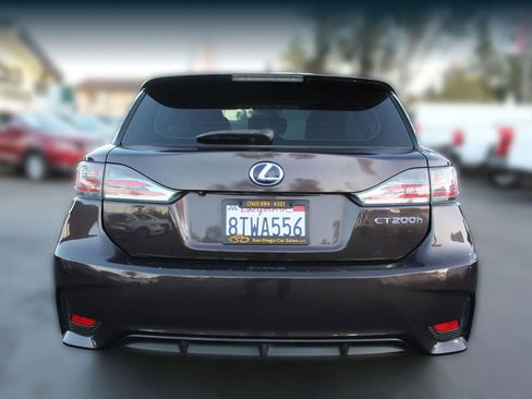 Used 2014 Lexus CT 200h Premium image 4