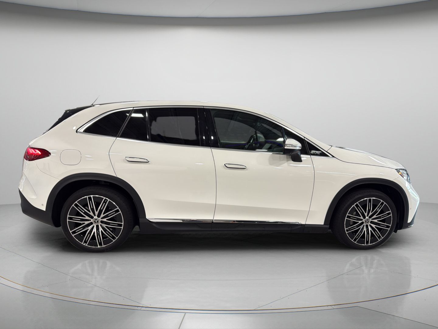 Certified 2023 Mercedes-Benz EQE 500 4MATIC SUV image 6