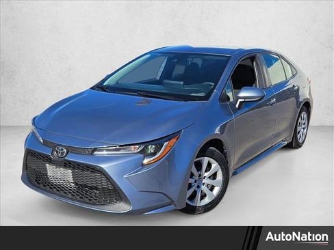 Used 2022 Toyota Corolla LE image 1