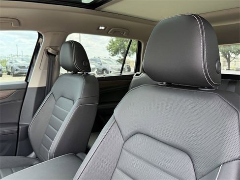 Certified 2025 Volkswagen Atlas SEL image 10