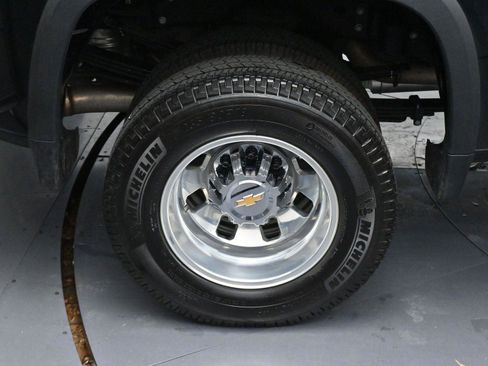 Used 2025 Chevrolet Silverado 3500 LTZ w/ LTZ Plus Package image 39