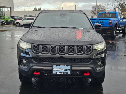 Used 2026 Jeep Compass Trailhawk AWD/4WD image 9