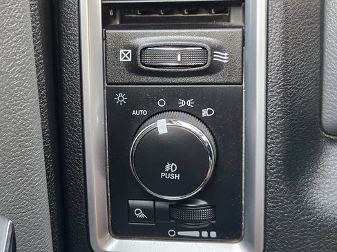 Used 2017 RAM 1500 Big Horn RWD image 25