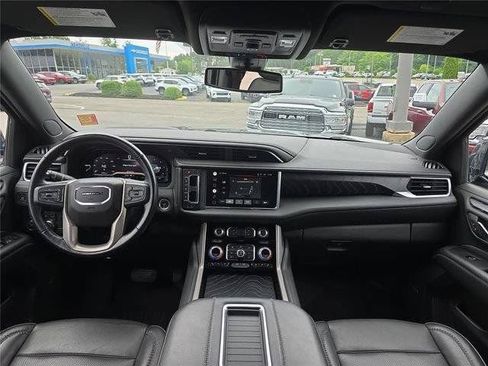 Used 2022 GMC Yukon XL Denali w/ Max Trailering Package AWD/4WD image 18