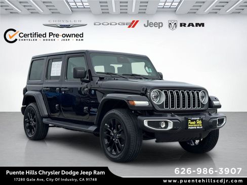 Used 2025 Jeep Wrangler Sahara image 1