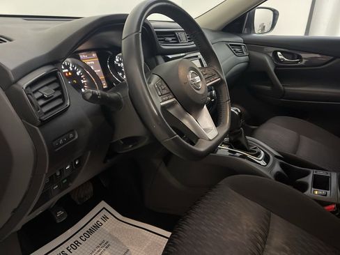 Used 2019 Nissan Rogue SV image 23
