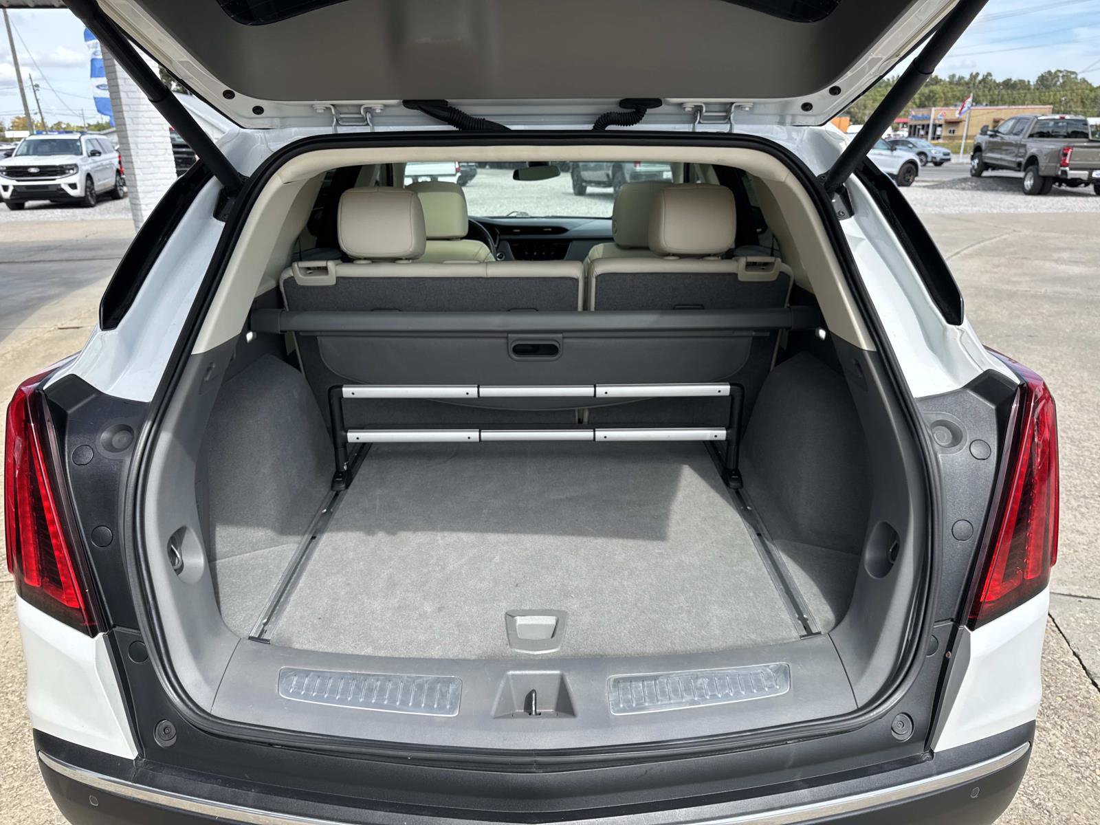 Used 2021 Cadillac XT5 Premium Luxury FWD image 8