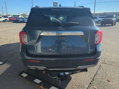 Used 2021 Ford Explorer XLT w/ Equipment Group 202A image 6
