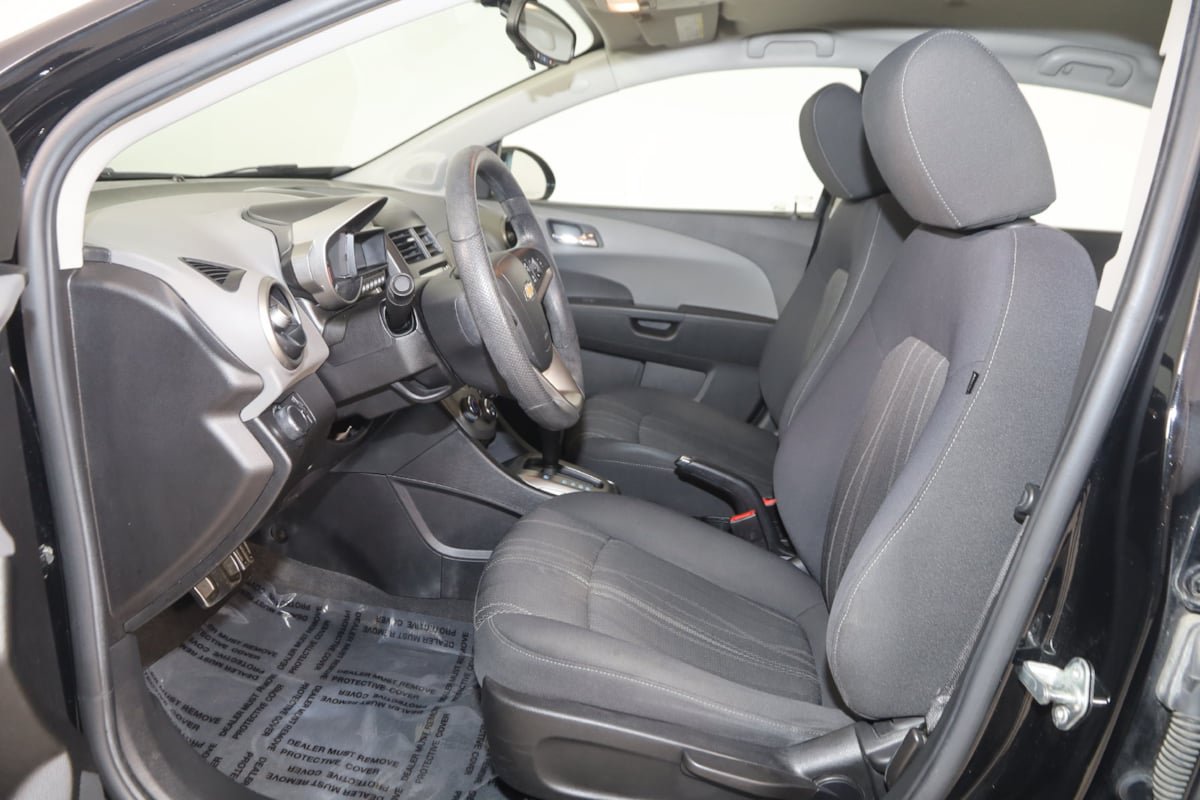 Used 2016 Chevrolet Sonic LT FWD image 10