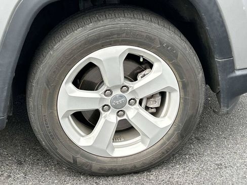 Used 2021 Jeep Compass Latitude FWD image 10