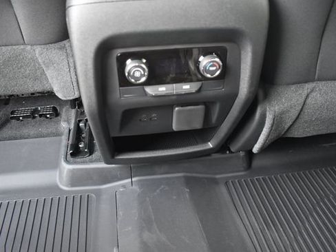 New 2026 Chevrolet Traverse LT w/ Driver Confidence Package FWD image 19