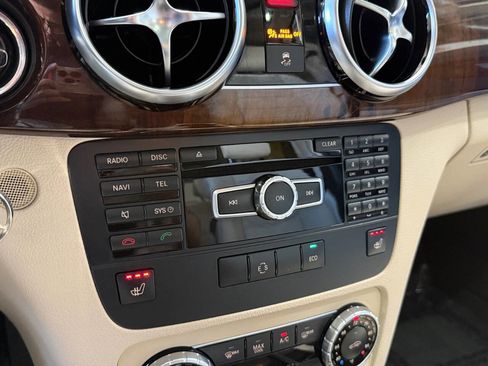 Used 2014 Mercedes-Benz GLK 350 4MATIC image 25