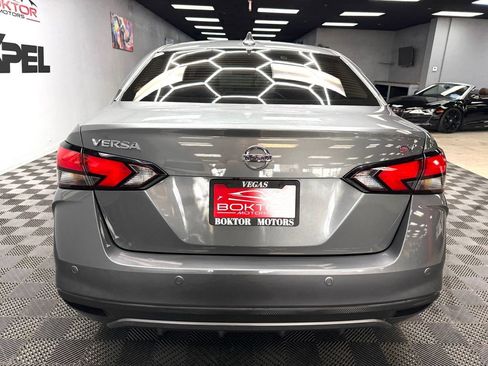 Used 2021 Nissan Versa SV FWD image 11
