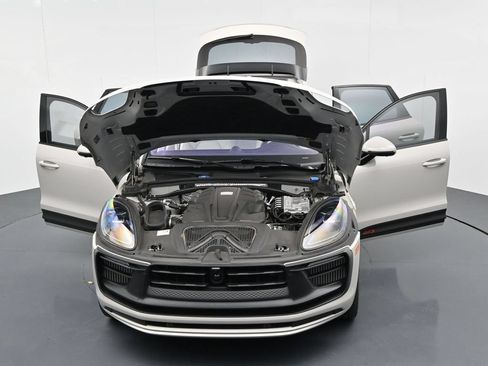Certified 2024 Porsche Macan GTS AWD/4WD image 22